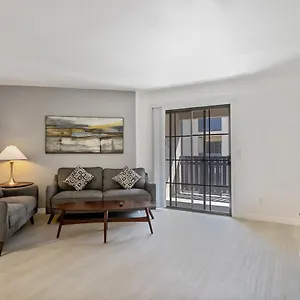 https://newly-renovated-2br-apartment-w-pool-by-stay-85027.hotelsofphoenix.com